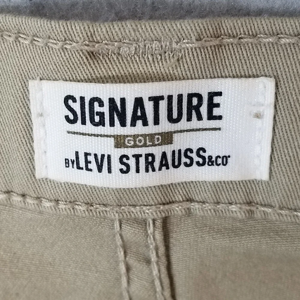 Levi's signature cargo hiking shorts men's 40 x 10 beige Flex stretch outdoor